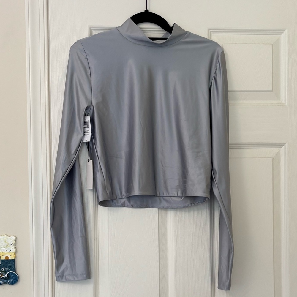 Babaton Aritzia Satinette Mock Neck Cropped Long Sleeve Shirt